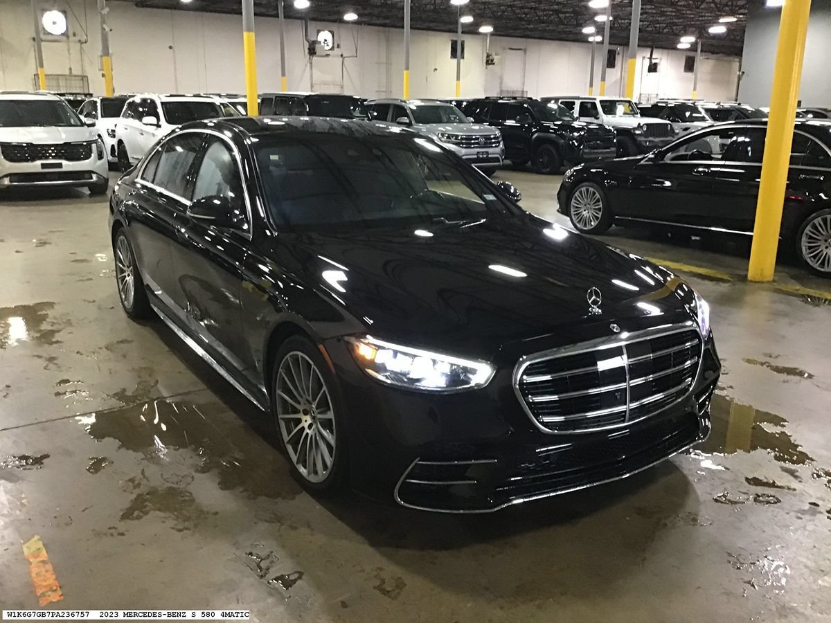 Used 2023 Mercedes-Benz S 580 4MATIC Sedan image 4