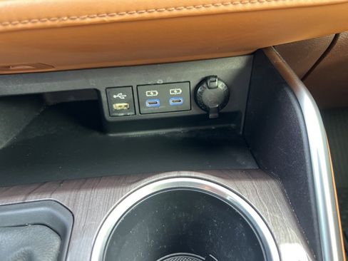 Used 2022 Toyota Highlander Platinum image 19
