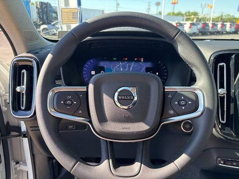 Certified 2024 Volvo XC40 B5 Plus w/ Climate Package AWD/4WD image 19