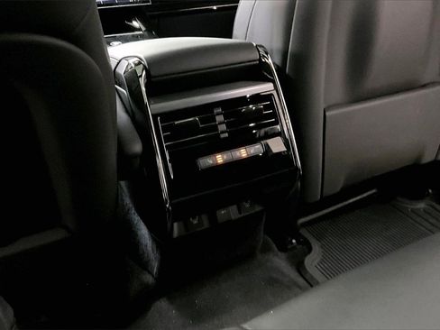 Certified 2024 Land Rover Range Rover Sport SE image 10