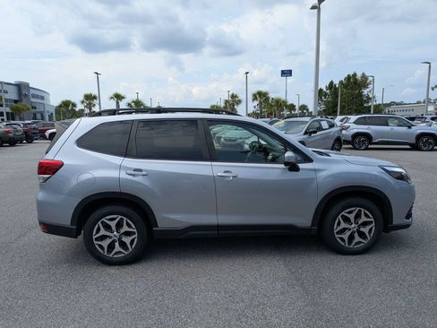 Certified 2024 Subaru Forester Premium AWD/4WD image 3