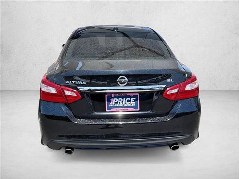 Used 2017 Nissan Altima 2.5 SL w/ Technology Package FWD image 4