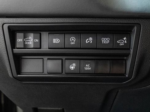 Used 2023 Toyota Tundra Platinum AWD/4WD image 25