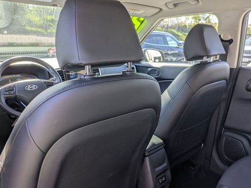 Certified 2025 Hyundai Venue Limited image 26