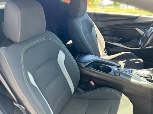 Used 2018 Chevrolet Camaro SS RWD image 23