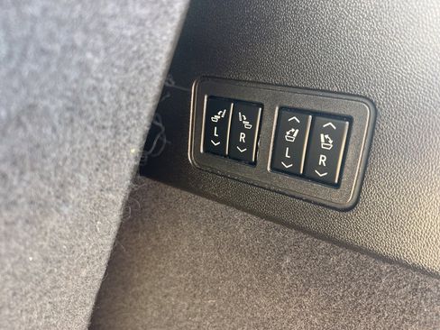 Used 2023 Cadillac XT6 Premium Luxury w/ Technology Package image 13