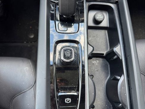 Certified 2024 Volvo XC60 B5 Plus w/ Protection Package Premier AWD/4WD image 18