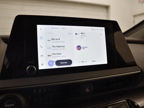 Used 2023 Toyota Prius Limited image 18