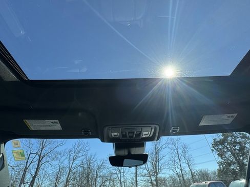 Used 2023 GMC Sierra 1500 AT4 w/ Technology Package image 13