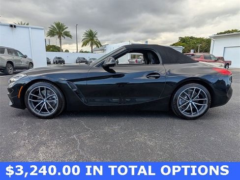 Used 2022 BMW Z4 sDrive30i w/ Driving Assistance Package image 4