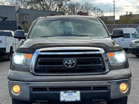 Used 2012 Toyota Tundra 4x4 CrewMax image 3