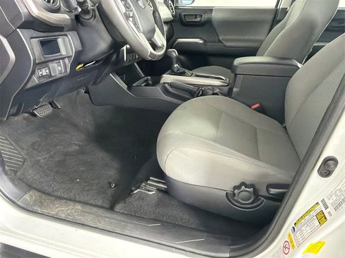 Used 2019 Toyota Tacoma SR5 image 9