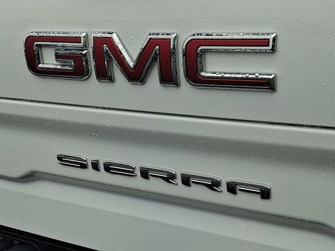 Certified 2024 GMC Sierra 1500 SLT image 30