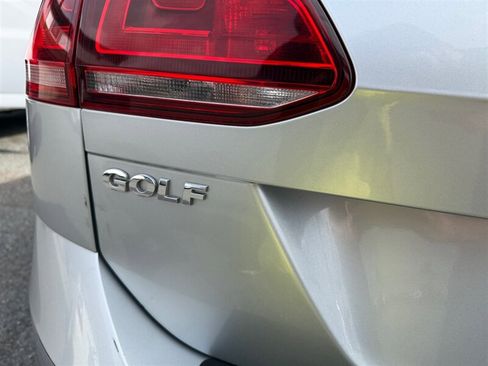 Used 2016 Volkswagen Golf Limited Edition FWD image 21