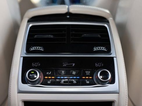 Used 2022 BMW 740i w/ Luxury Rear Seating Package RWD image 54