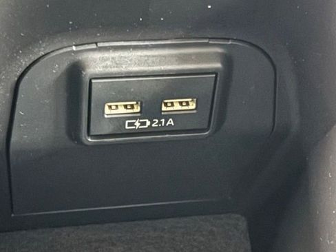 Used 2021 Toyota RAV4 XLE image 29