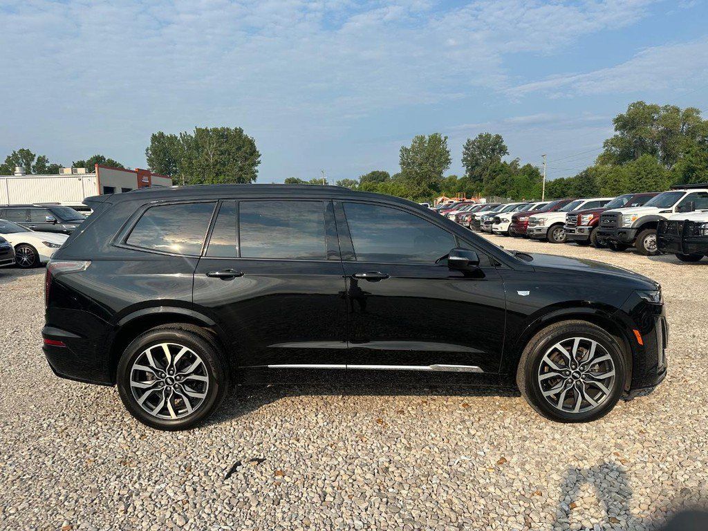 Used 2021 Cadillac XT6 Sport AWD/4WD image 2