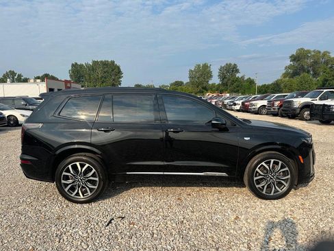 Used 2021 Cadillac XT6 Sport AWD/4WD image 2