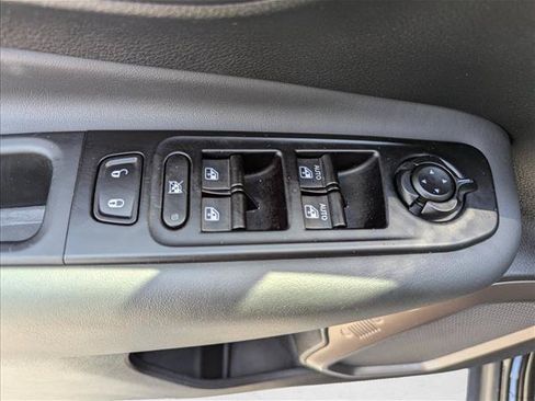 Used 2023 Jeep Renegade Latitude AWD/4WD image 10