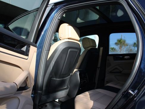 New 2026 Porsche Cayenne S image 33