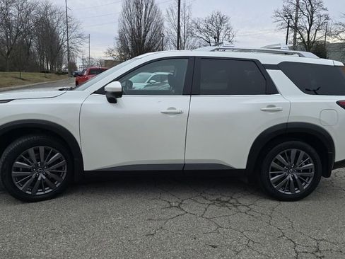 Used 2022 Nissan Pathfinder SL w/ SL Premium Package image 17