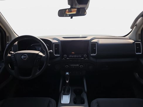 Used 2024 Nissan Frontier SV w/ SV Convenience Package RWD image 9