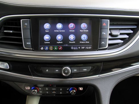 Used 2023 Buick Enclave Avenir w/ Avenir Technology Package image 17