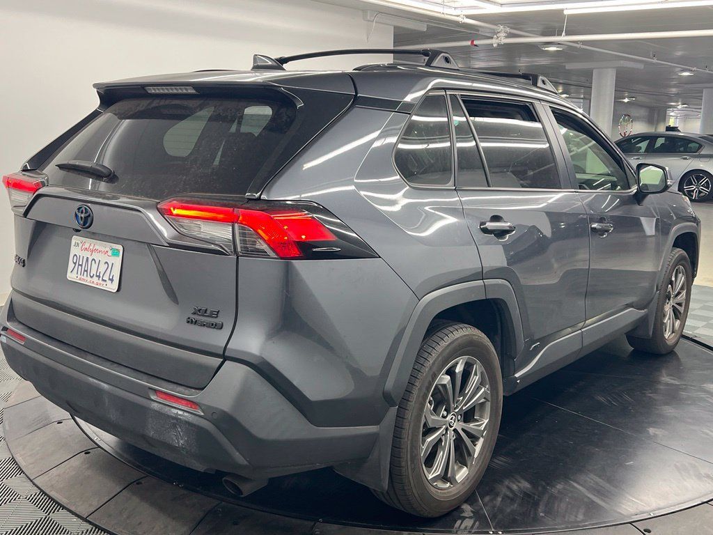 Used 2023 Toyota RAV4 XLE Premium AWD/4WD image 5