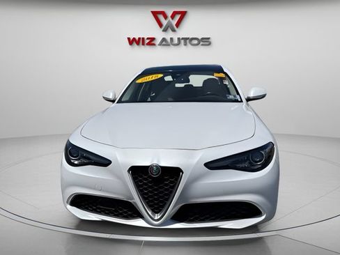 Used 2018 Alfa Romeo Giulia Ti w/ Quick Order Package 22X Lusso AWD/4WD image 8