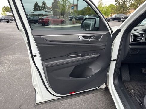 Used 2024 Volkswagen Atlas Cross Sport SE AWD/4WD image 9