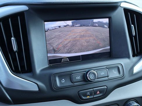 Used 2024 GMC Terrain SLE image 4