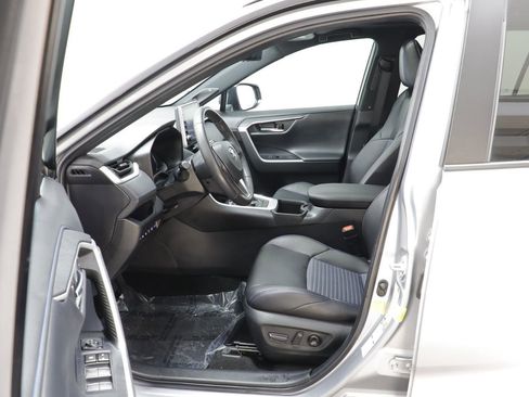 Used 2022 Toyota RAV4 XSE image 6