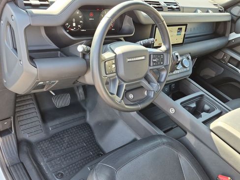 Certified 2024 Land Rover Defender 90 X-Dynamic SE AWD/4WD image 6