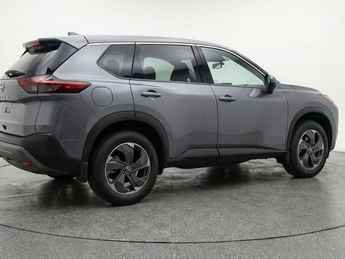 Used 2025 Nissan Rogue SV FWD image 9