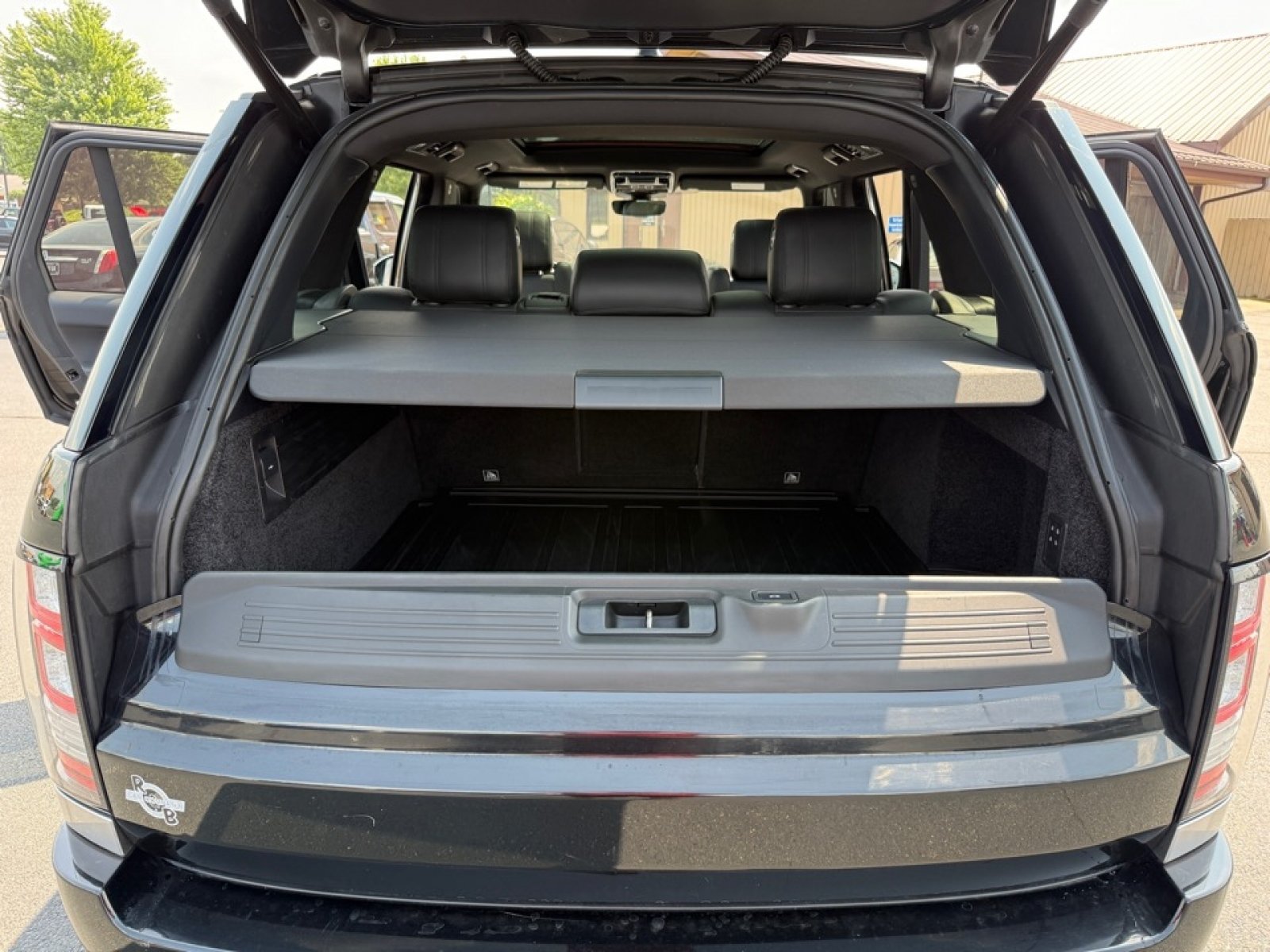 Used 2017 Land Rover Range Rover Supercharged AWD/4WD image 35