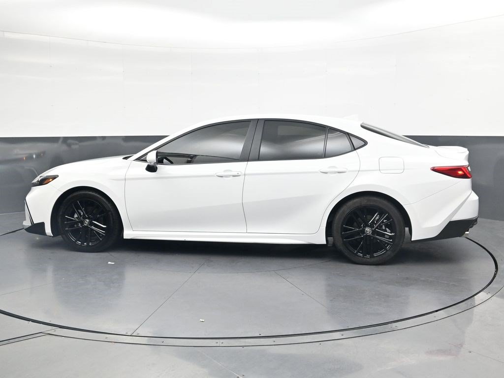 Used 2026 Toyota Camry SE FWD image 7