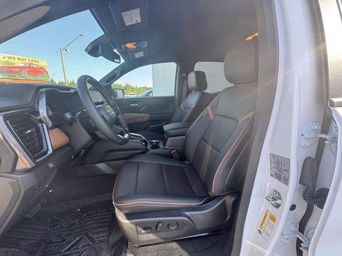 Used 2025 GMC Canyon AT4 w/ AT4 Premium Package image 7