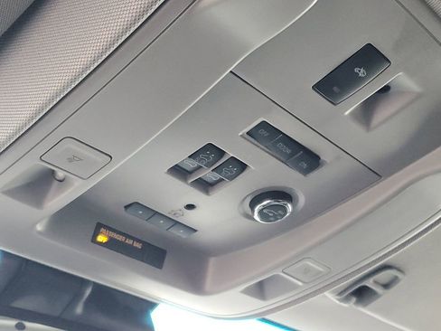 Used 2017 GMC Yukon SLT w/ Premium Edition image 23