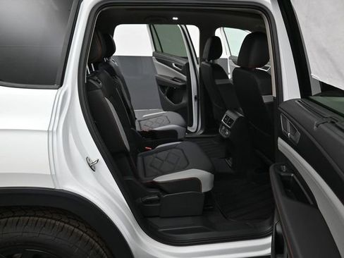 New 2026 Volkswagen Atlas Peak Edition image 13
