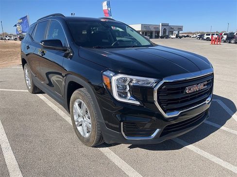 Used 2023 GMC Terrain SLE w/ Driver Convenience Package image 7