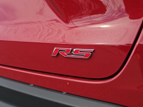 New 2026 Chevrolet Trax RS w/ Sunroof Package FWD image 16