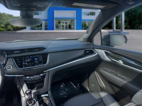 Certified 2025 Cadillac XT5 Premium Luxury w/ Technology Package AWD/4WD image 37