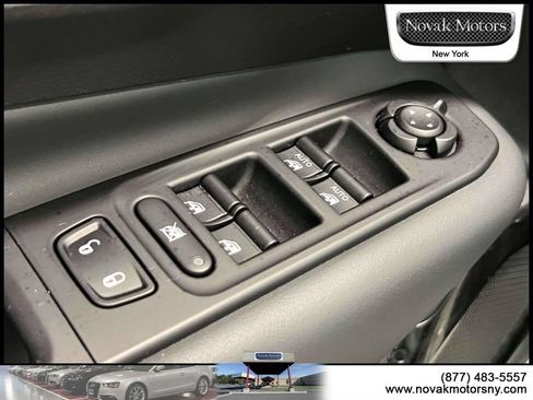 Used 2022 Jeep Renegade Altitude AWD/4WD image 18