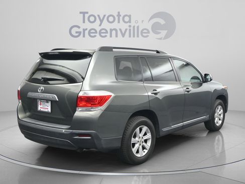 Used 2013 Toyota Highlander Plus FWD image 12