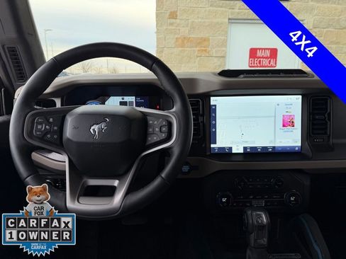 Used 2023 Ford Bronco Wildtrak image 7