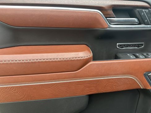 Used 2024 GMC Sierra 1500 Denali Ultimate image 12