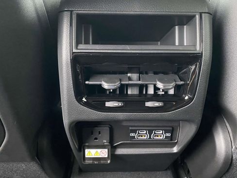 New 2025 Jeep Grand Cherokee Laredo image 13