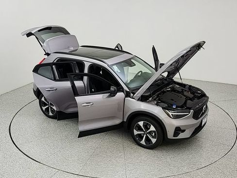 New 2026 Volvo XC40 B5 Plus w/ Climate Package AWD/4WD image 38