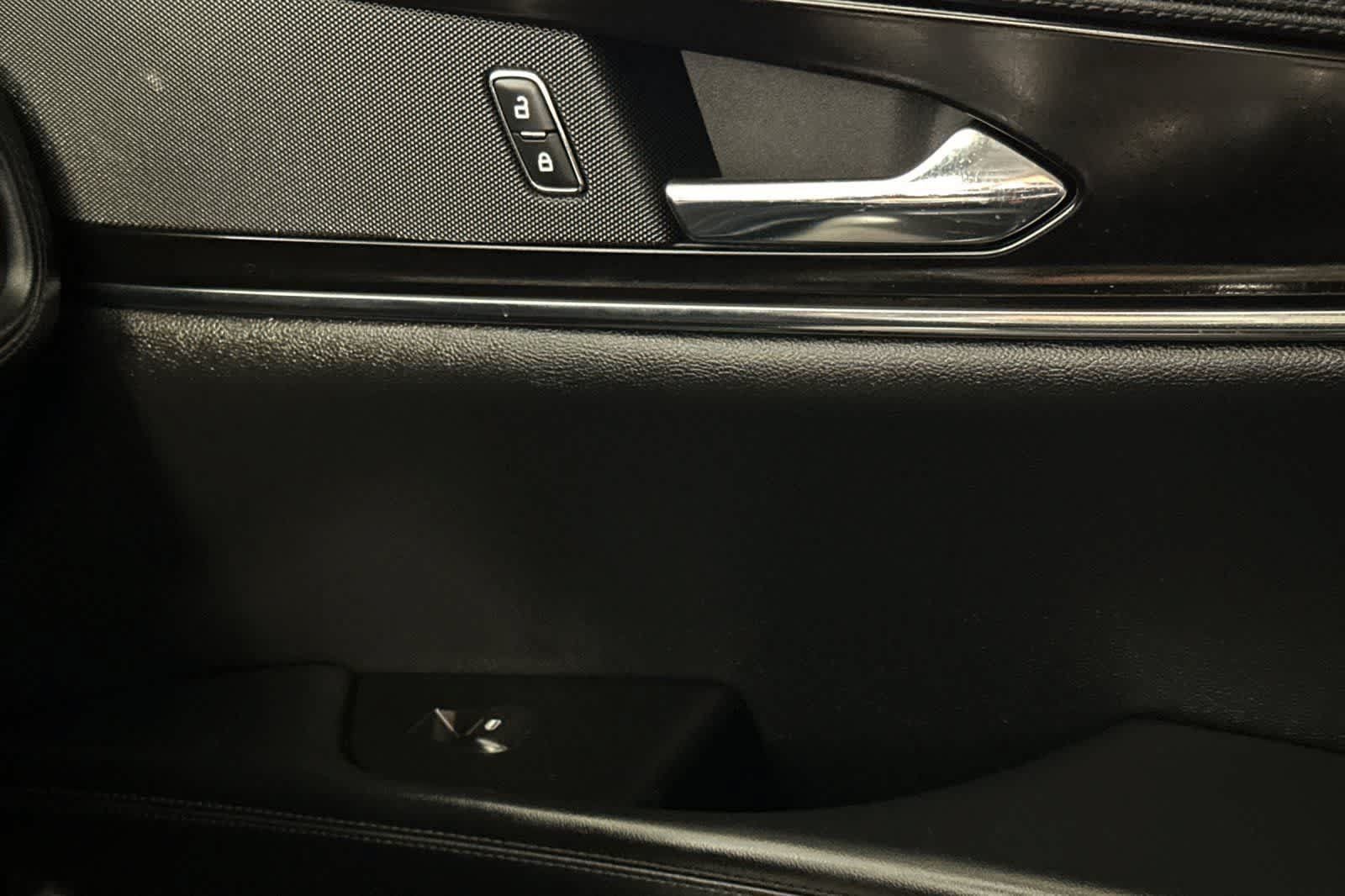 Used 2022 Lincoln Nautilus FWD w/ Premium Package image 21