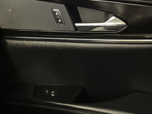 Used 2022 Lincoln Nautilus FWD w/ Premium Package image 21